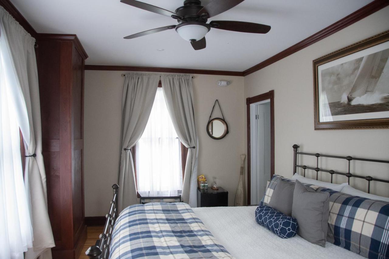 The Ocean Bay House Bed & Breakfast Bay Shore Exterior photo