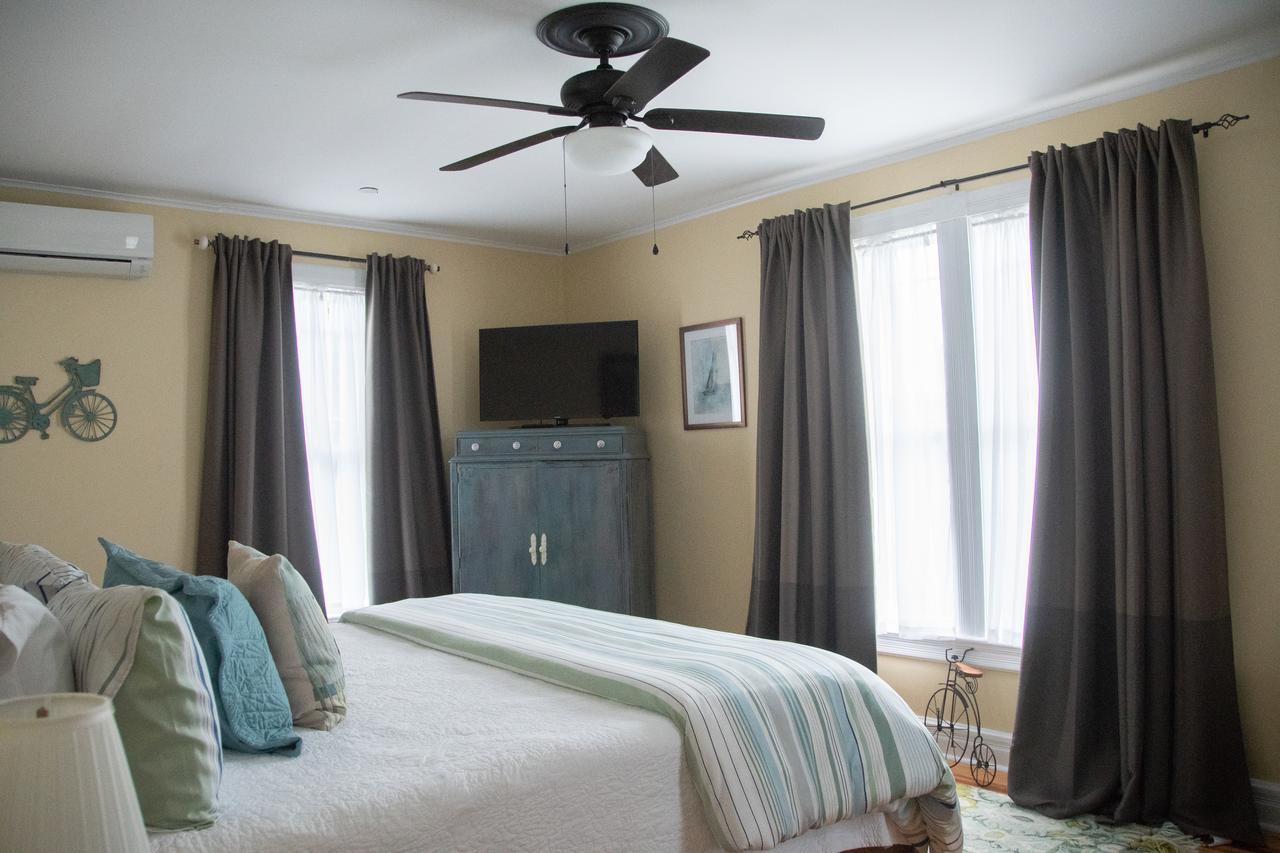 The Ocean Bay House Bed & Breakfast Bay Shore Exterior photo