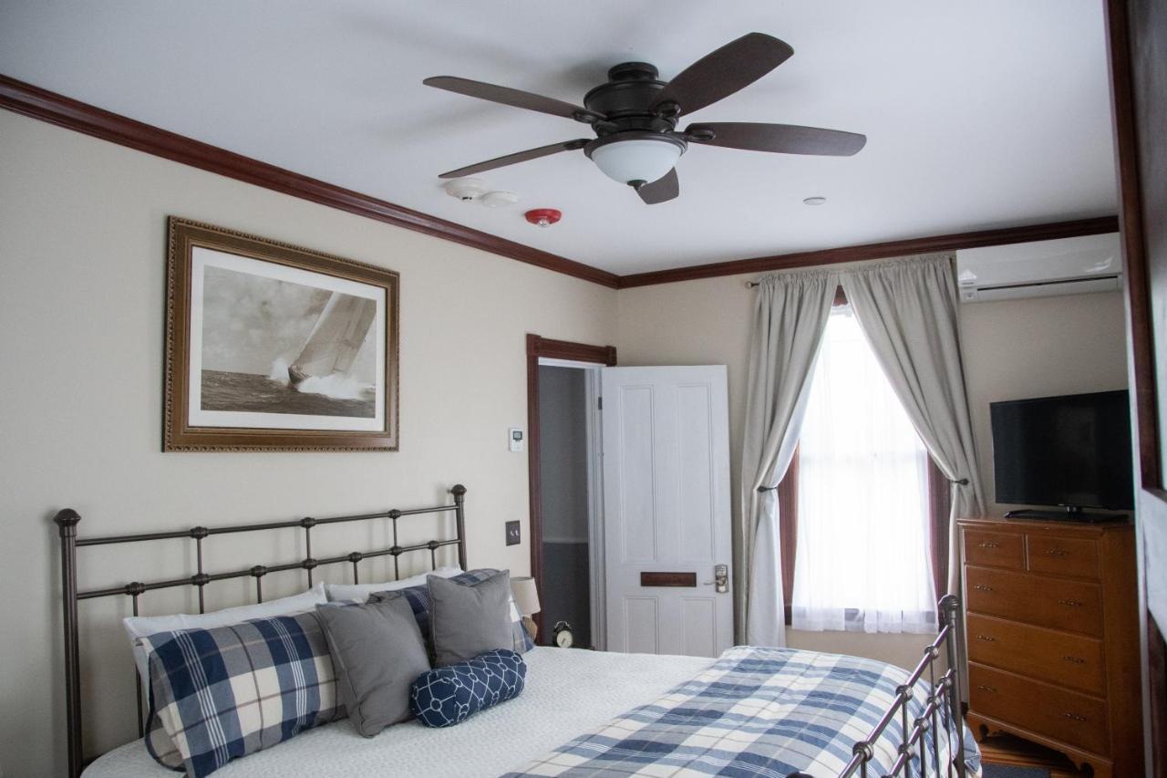 The Ocean Bay House Bed & Breakfast Bay Shore Exterior photo