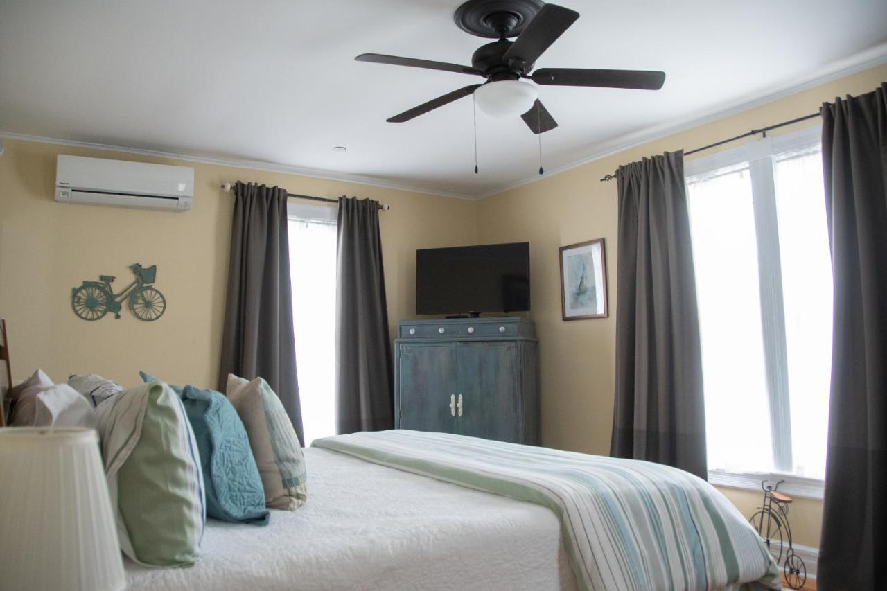The Ocean Bay House Bed & Breakfast Bay Shore Exterior photo